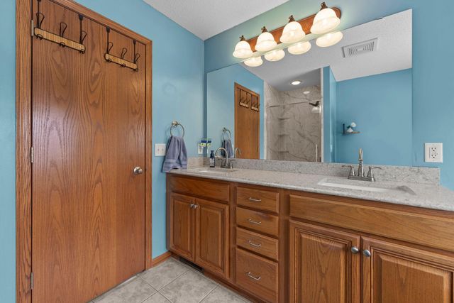 1201 Park Court SE, New Prague, MN 56071