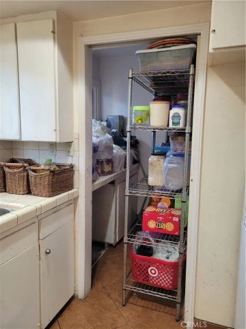 1934 Vineyard, Los Angeles, CA 90016