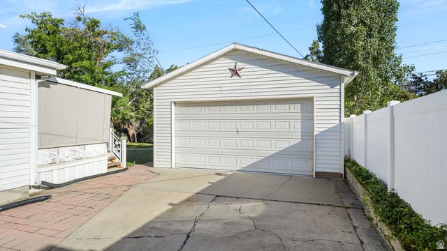 1865 E HILLCREST AVE, Salt Lake City, UT 84106