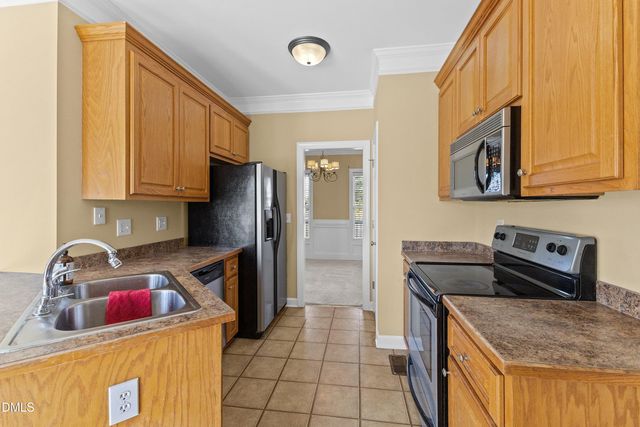 107 Jj Drive, Benson, NC 27504