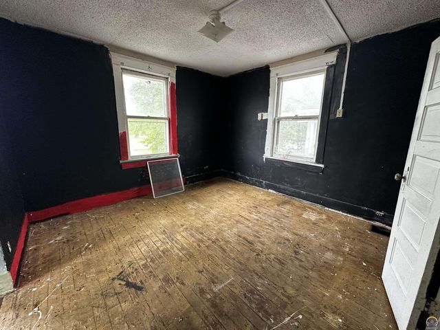 1247 SW Tyler ST, Topeka, KS 66612