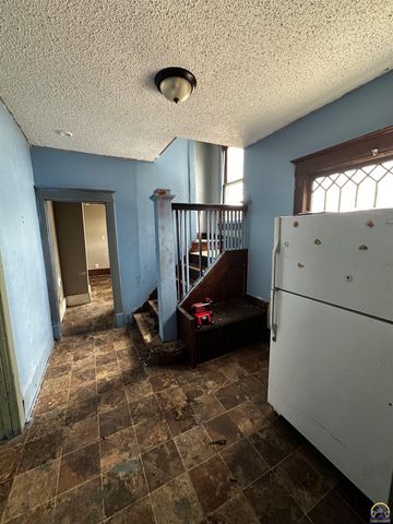 1247 SW Tyler ST, Topeka, KS 66612