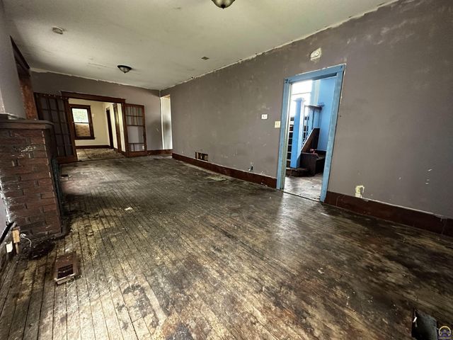 1247 SW Tyler ST, Topeka, KS 66612