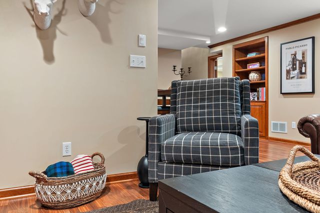 5252 Drew Avenue S, Minneapolis, MN 55410