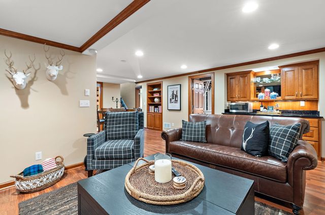 5252 Drew Avenue S, Minneapolis, MN 55410