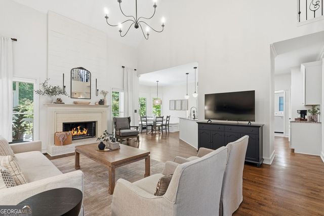 204 Maple Creek Chase, Woodstock, GA 30188
