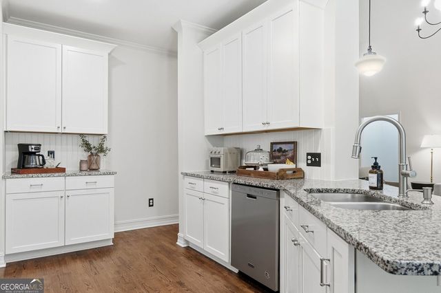 204 Maple Creek Chase, Woodstock, GA 30188