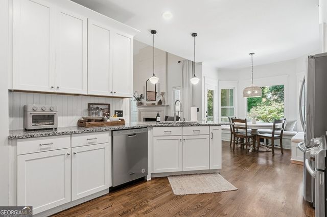 204 Maple Creek Chase, Woodstock, GA 30188