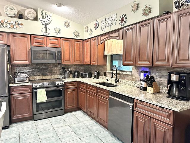 10844 POINCIANA DRIVE, Clermont, FL 34711