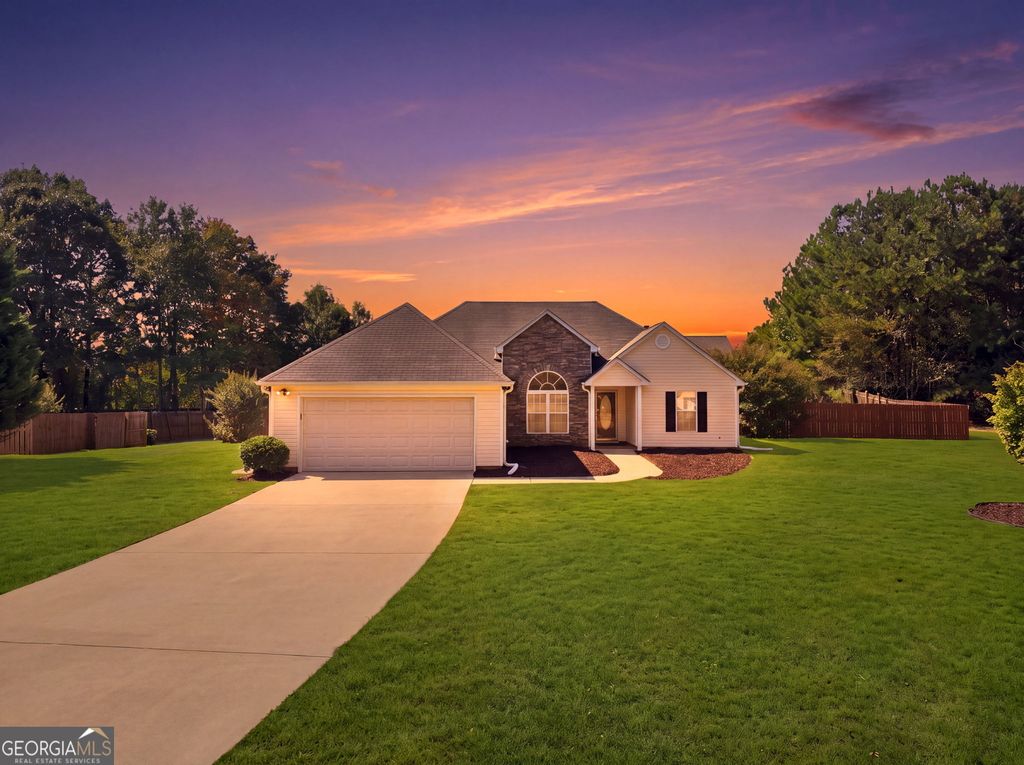 713 Manor Ridge Drive, Loganville, GA 30052 — exterior