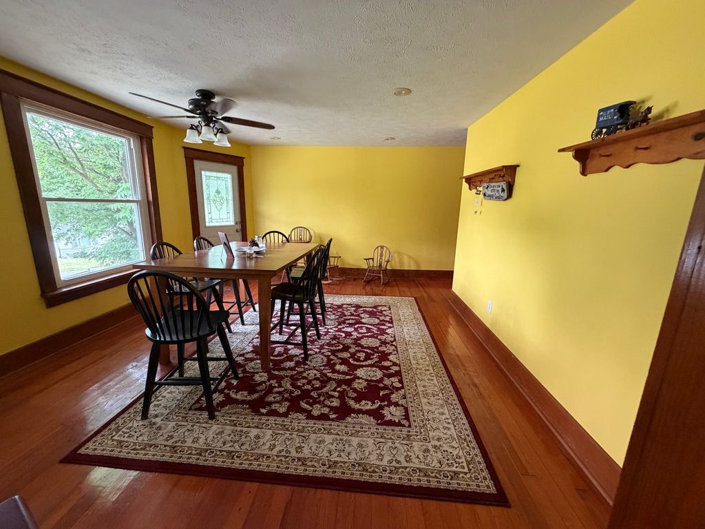 Image 13 of property listing at 501 N Marion Avenue, Salem, IL 62881