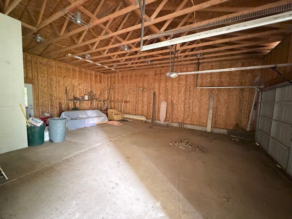 Image 15 of property listing at 501 N Marion Avenue, Salem, IL 62881