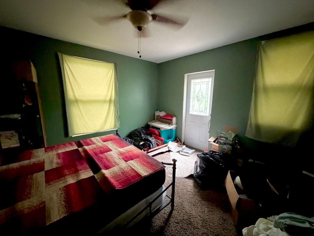 Image 9 of property listing at 501 N Marion Avenue, Salem, IL 62881