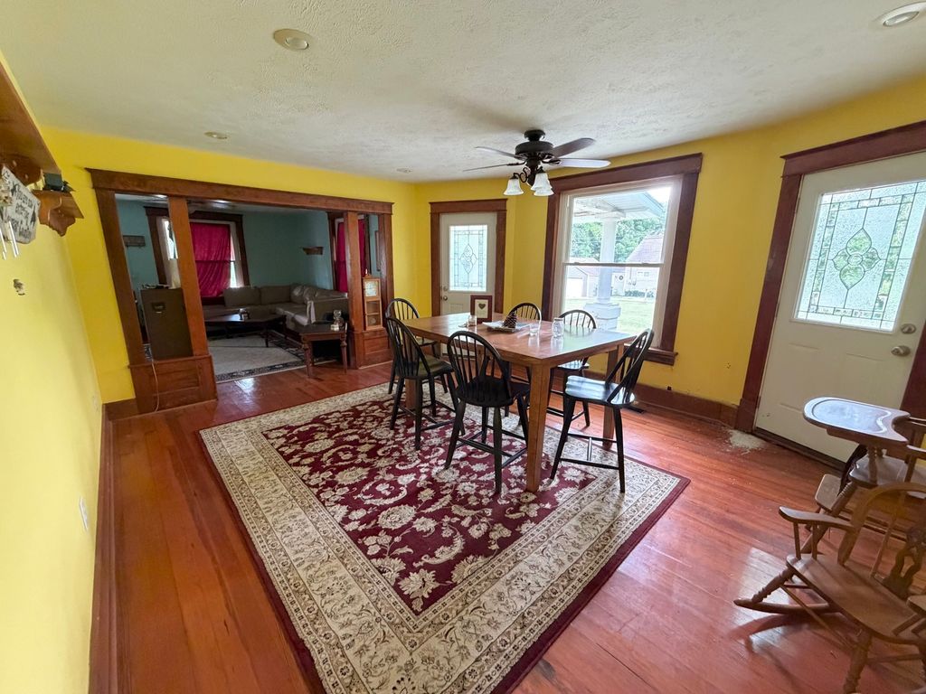 Image 10 of property listing at 501 N Marion Avenue, Salem, IL 62881