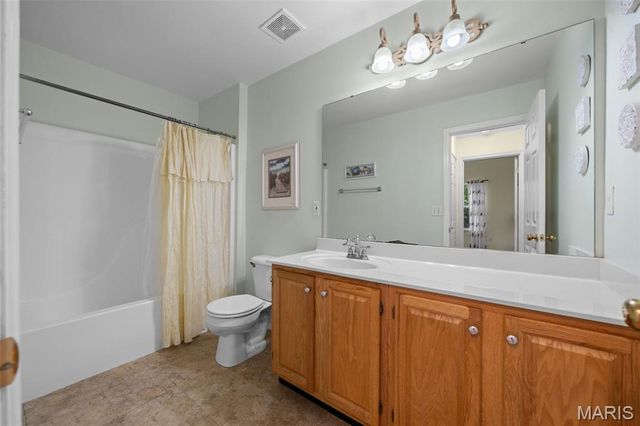 1227 Big Bend Crossing Drive, Manchester, MO 63088