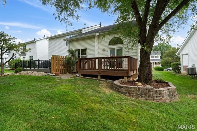 1227 Big Bend Crossing Drive, Manchester, MO 63088