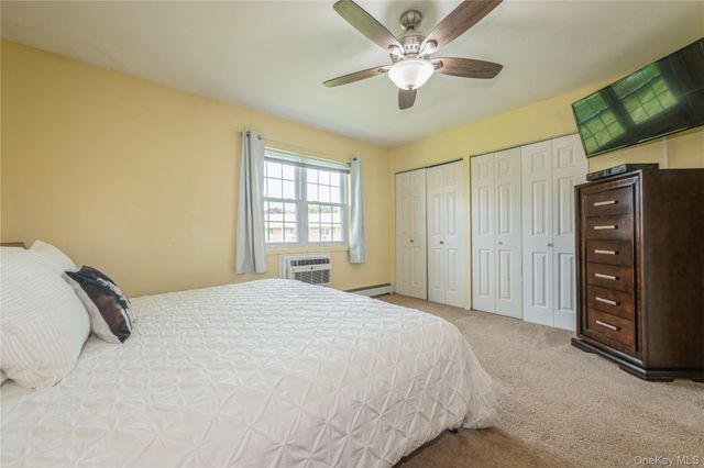 460 Old Town Road 8J, Port Jefferson Station, NY 11776
