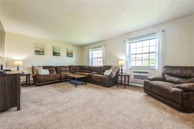 460 Old Town Road 8J, Port Jefferson Station, NY 11776