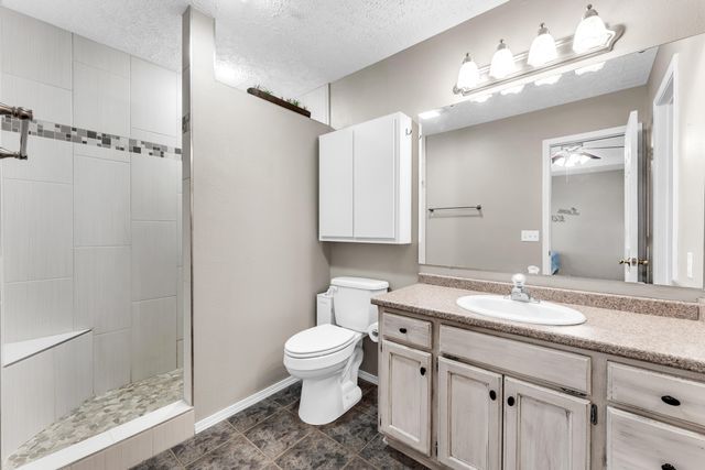 1266 W Bridgewood Place, Nixa, MO 65714