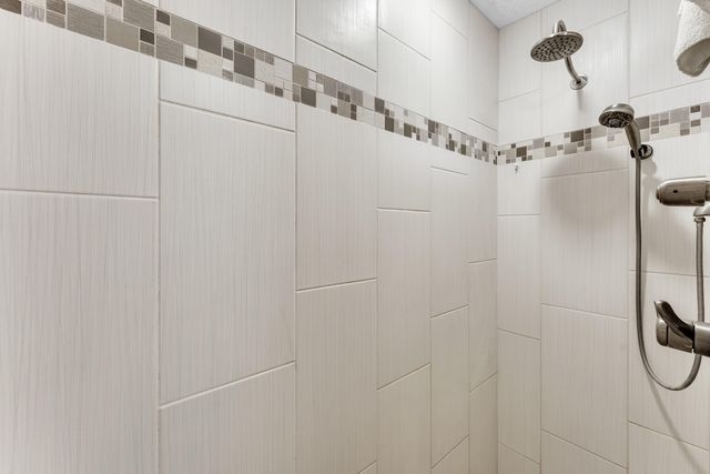 1266 W Bridgewood Place, Nixa, MO 65714