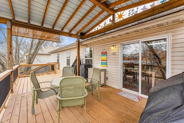 1266 W Bridgewood Place, Nixa, MO 65714