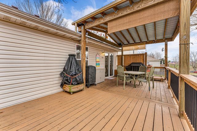 1266 W Bridgewood Place, Nixa, MO 65714