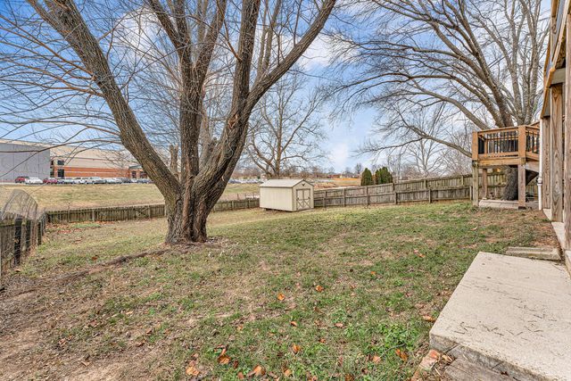 1266 W Bridgewood Place, Nixa, MO 65714