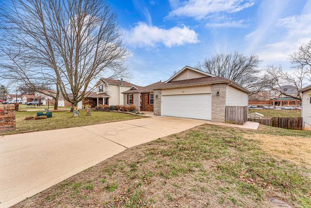 1266 W Bridgewood Place, Nixa, MO 65714
