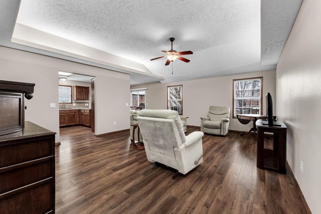 1266 W Bridgewood Place, Nixa, MO 65714