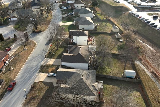 1266 W Bridgewood Place, Nixa, MO 65714