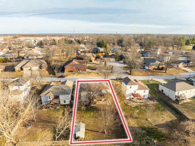 1266 W Bridgewood Place, Nixa, MO 65714