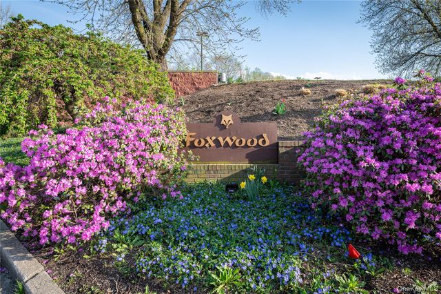 33 Foxwood Circle, Mount Kisco, NY 10549