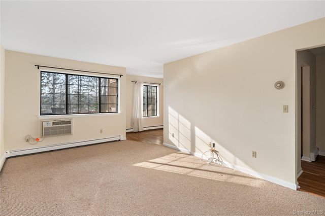 33 Foxwood Circle, Mount Kisco, NY 10549