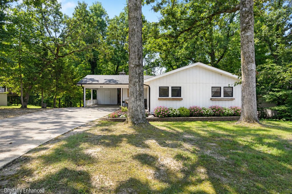13 Cumbrian Drive, Bella Vista, AR 72714