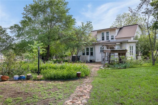 305 South Main Street, Caldwell, TX 77836