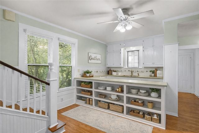 305 South Main Street, Caldwell, TX 77836