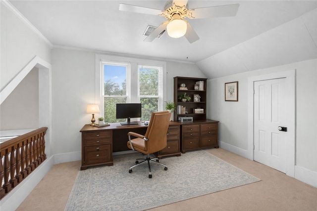 305 South Main Street, Caldwell, TX 77836