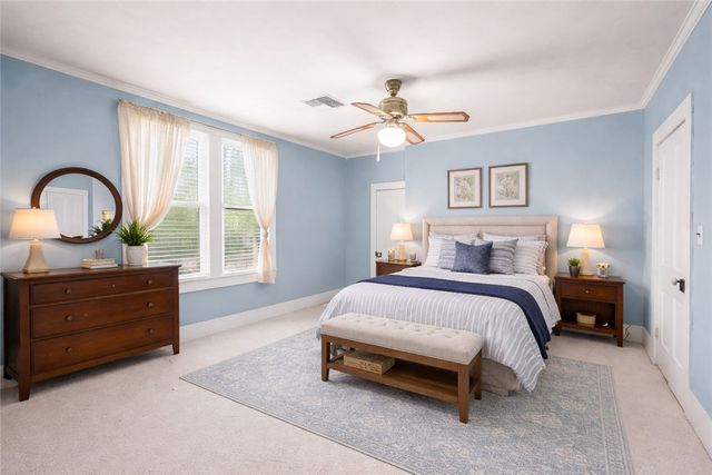 305 South Main Street, Caldwell, TX 77836
