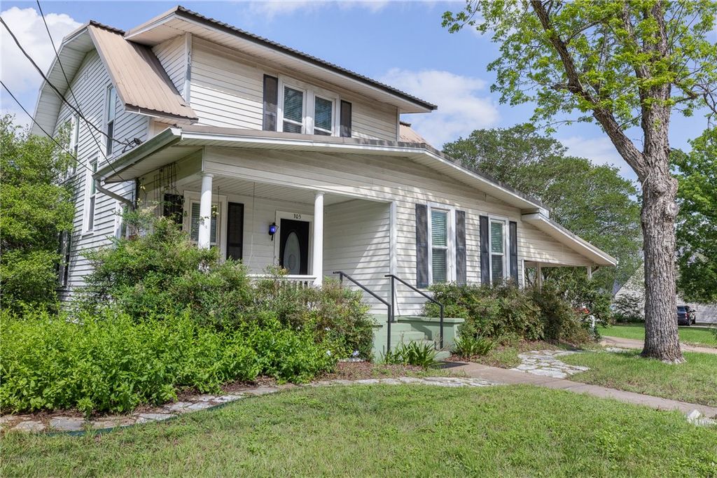 305 South Main Street, Caldwell, TX 77836 — photo 3