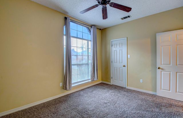 12 Westfield Dr, Little Rock, AR 72210