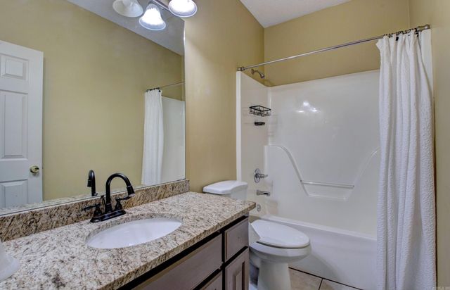 12 Westfield Dr, Little Rock, AR 72210