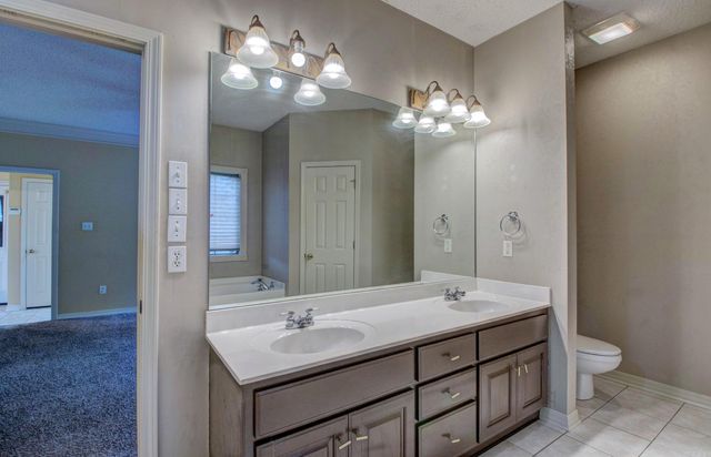 12 Westfield Dr, Little Rock, AR 72210