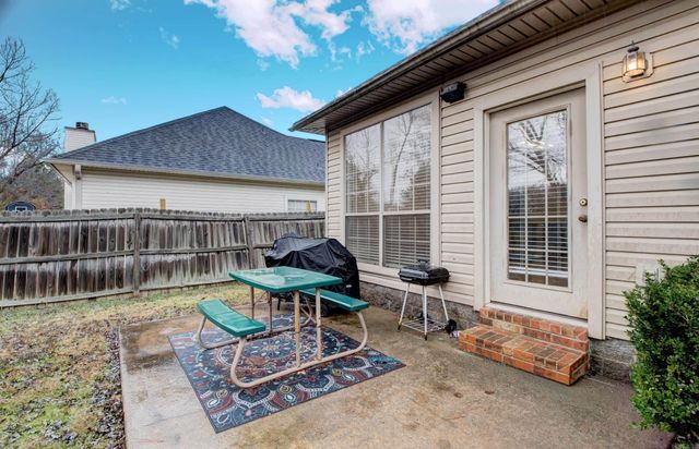 12 Westfield Dr, Little Rock, AR 72210