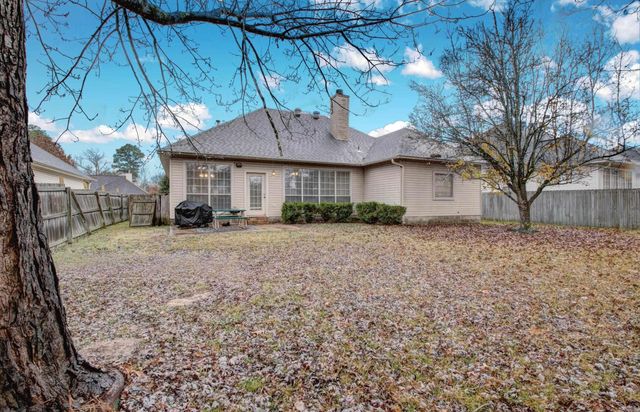 12 Westfield Dr, Little Rock, AR 72210