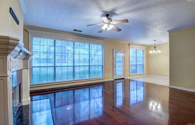 12 Westfield Dr, Little Rock, AR 72210