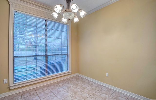 12 Westfield Dr, Little Rock, AR 72210