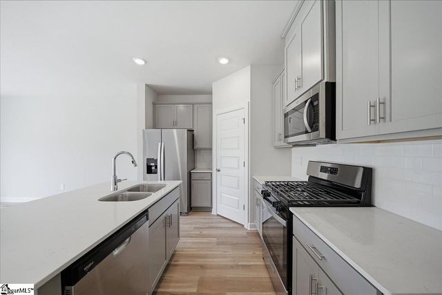437 Blissful Court, Taylors, SC 29687