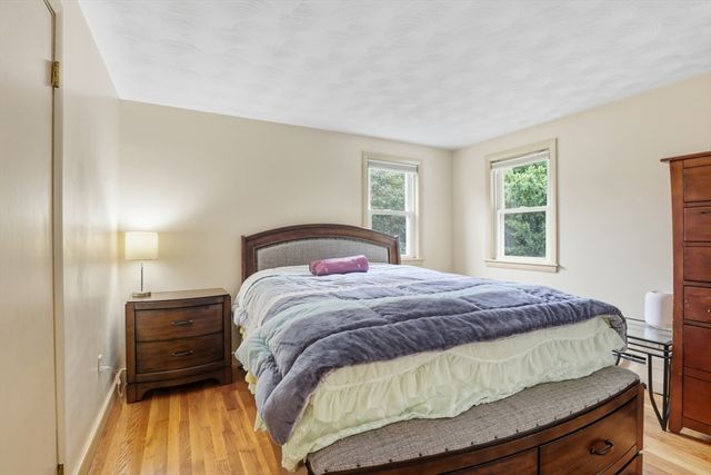 12 Mansfield St, Peabody, MA 01960