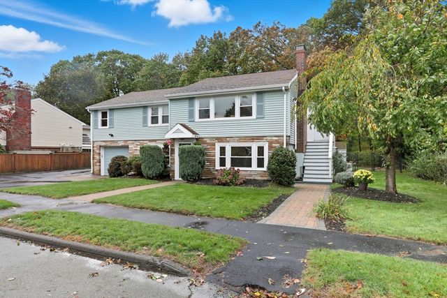 12 Mansfield St, Peabody, MA 01960