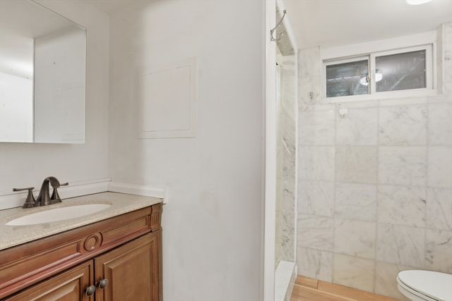 12 Mansfield St, Peabody, MA 01960